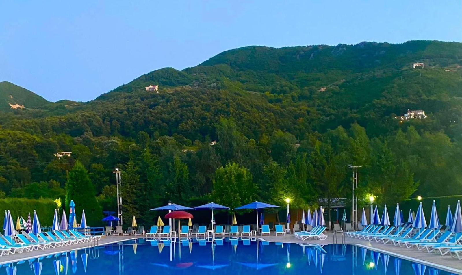 Mema Resort Mirash Buitenkant foto